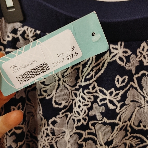 NWT GILLI Stitch Fix navy floral skirt - Picture 8 of 8